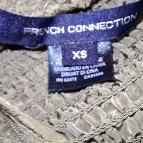 A French Connection long sleeve ruffled collar shimmering tunic top in an XS. - Picture 4 of 5